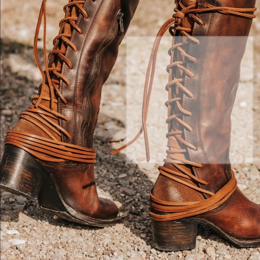 COALwrapped leather,expandable back lacing panel